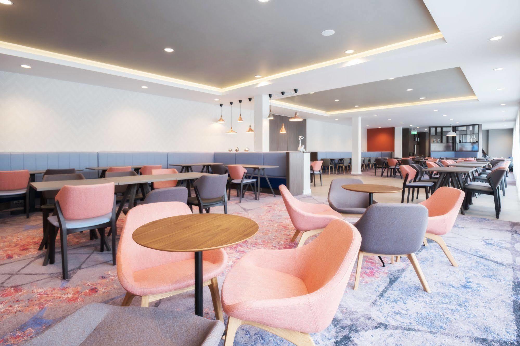 Hampton By Hilton Aberdeen Westhill Kirkton of Skene Exterior foto